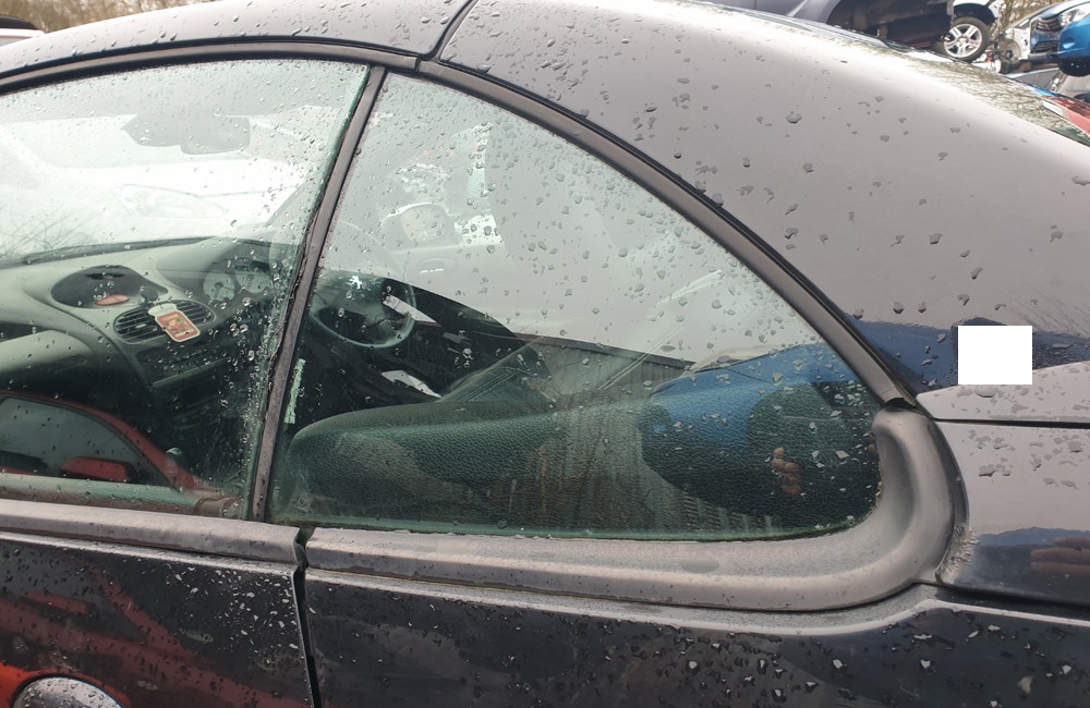 Peugeot 206 CC SE Coupe Quarter window glass passenger side rear